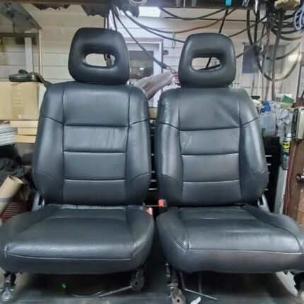 Selling a good condition front leather seats out of a 99-00 Honda Civic Si.